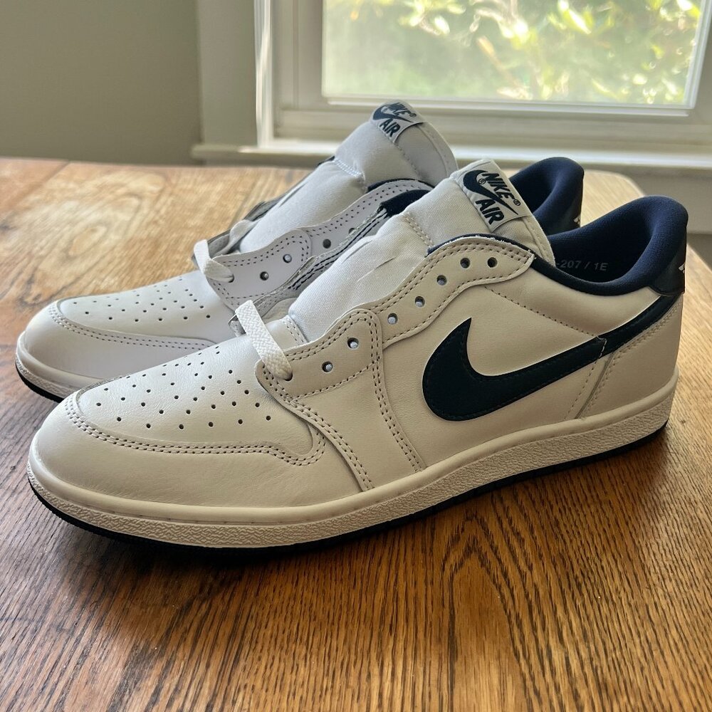 Nike Air Low Top Sneakers White with Black Swoosh